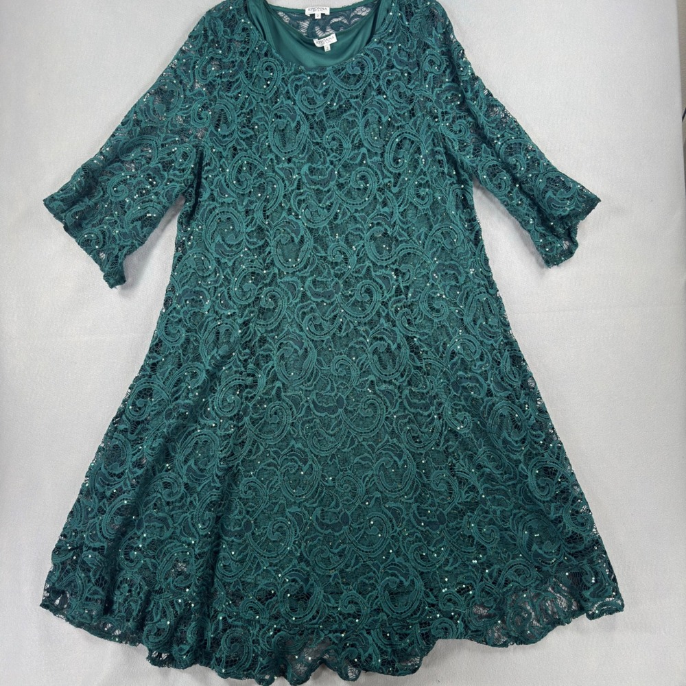Kiyonna Emerald Green Lace Sequin 2 Piece Dress Set Bell Sleeve Size 2